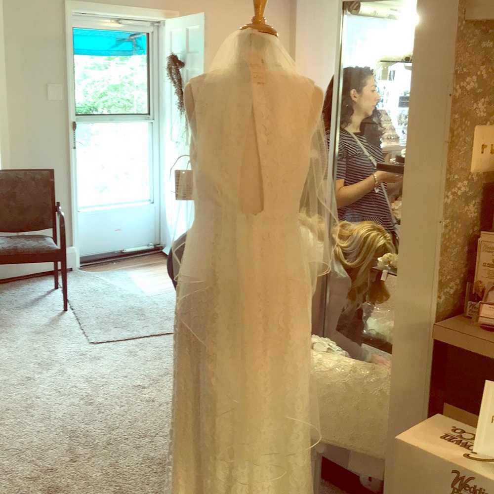 Giselle Veil, Ivory Cascade